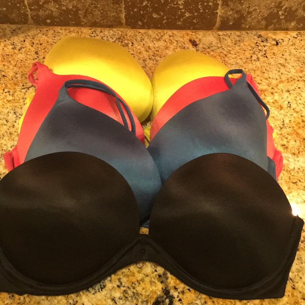 4 Victoria Secret Bras